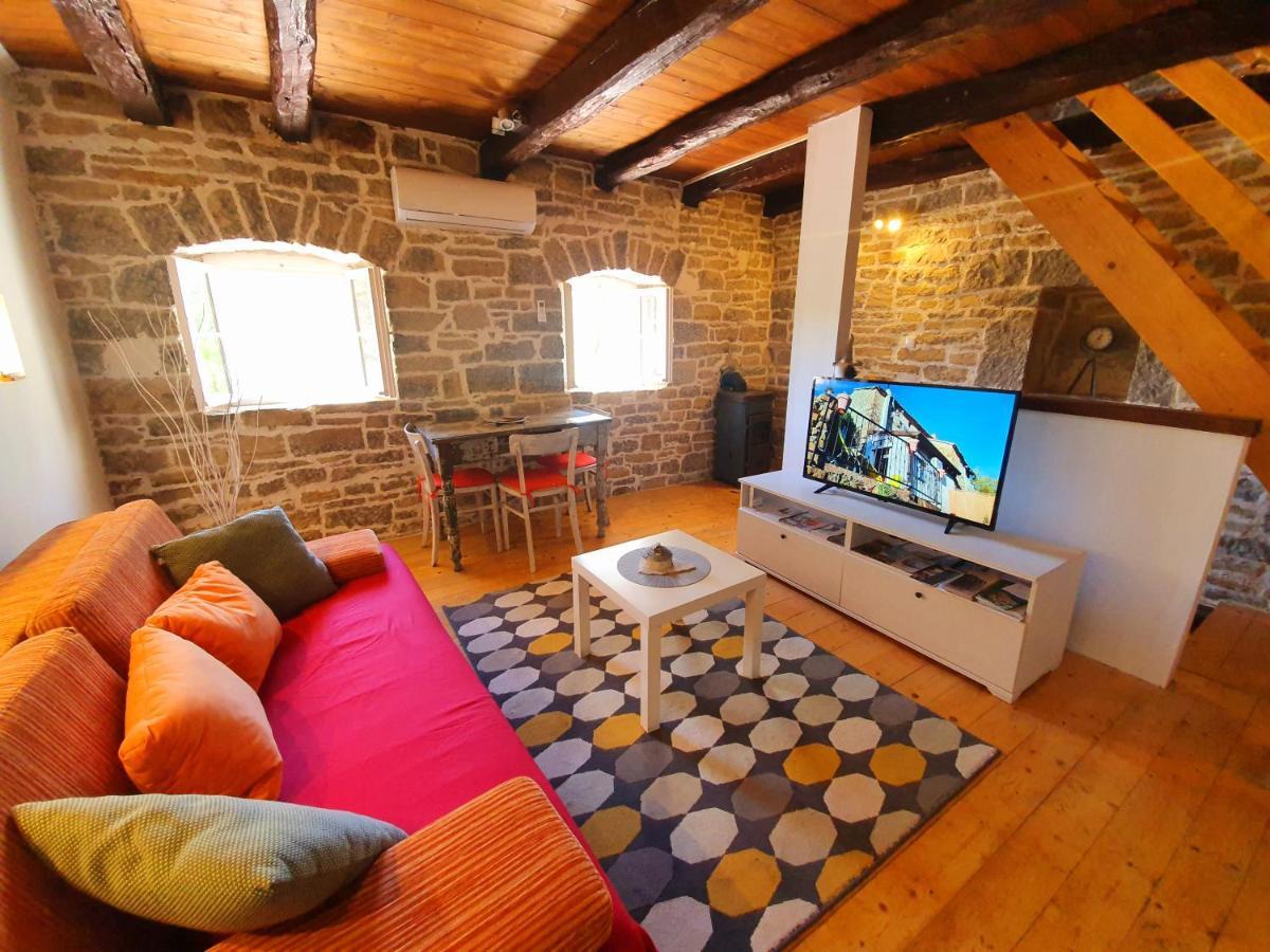 Casa Leonarda, authentic Istrian stone near Motovun, central Istria Zamask Luaran gambar