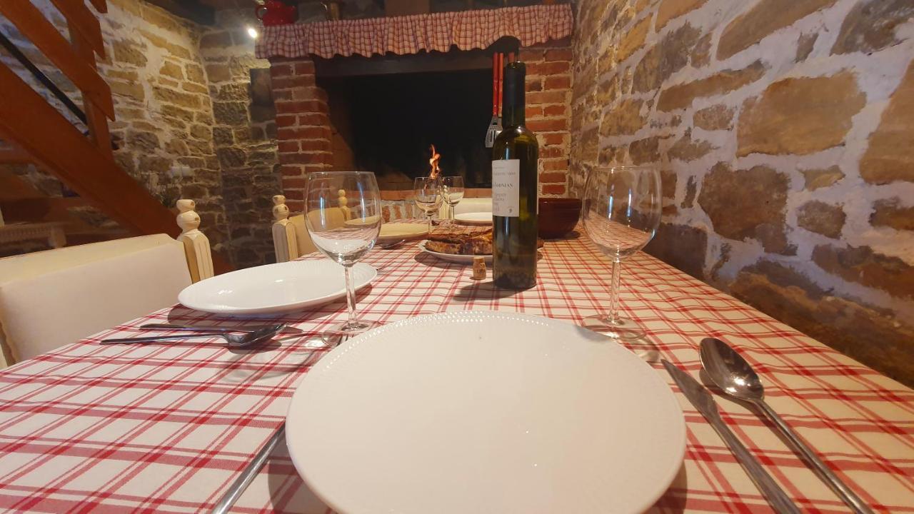 Casa Leonarda, authentic Istrian stone near Motovun, central Istria Zamask Luaran gambar