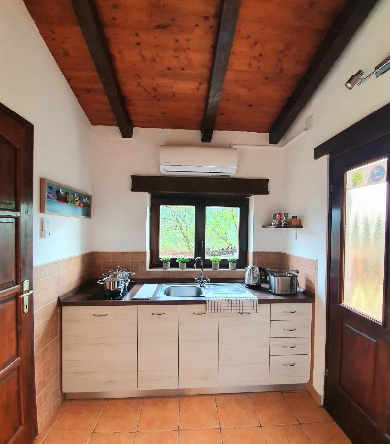 Casa Leonarda, authentic Istrian stone near Motovun, central Istria Zamask Luaran gambar