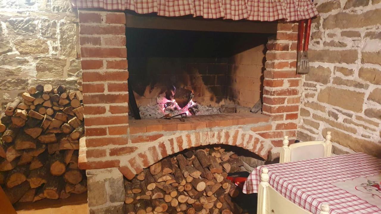Casa Leonarda, authentic Istrian stone near Motovun, central Istria Zamask Luaran gambar